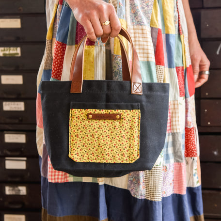 Pipit Tote with Mid-Century Cotton: Agnes
