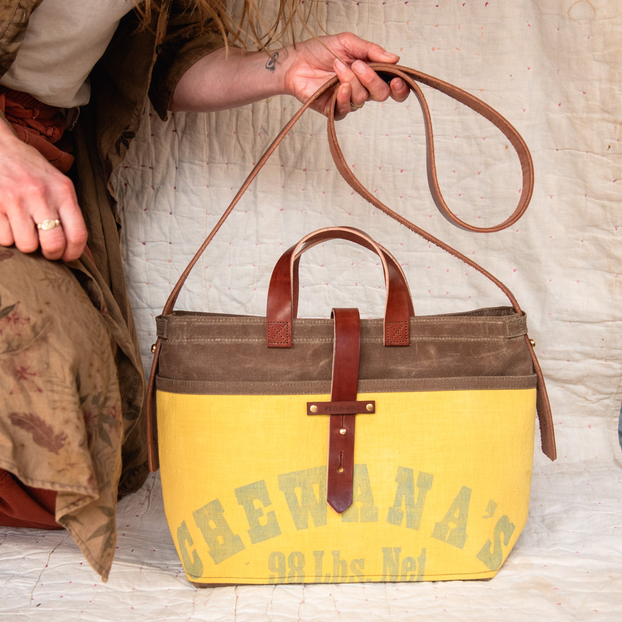 Standard Tote with Mid-Century Feedsack: Chewanas