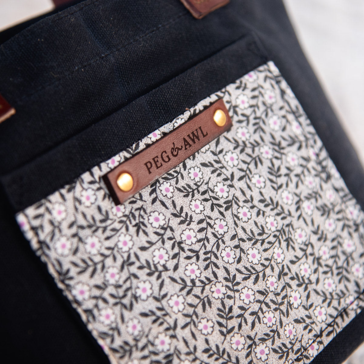 Pipit Tote with 1930s Scrap Bundles: Clara