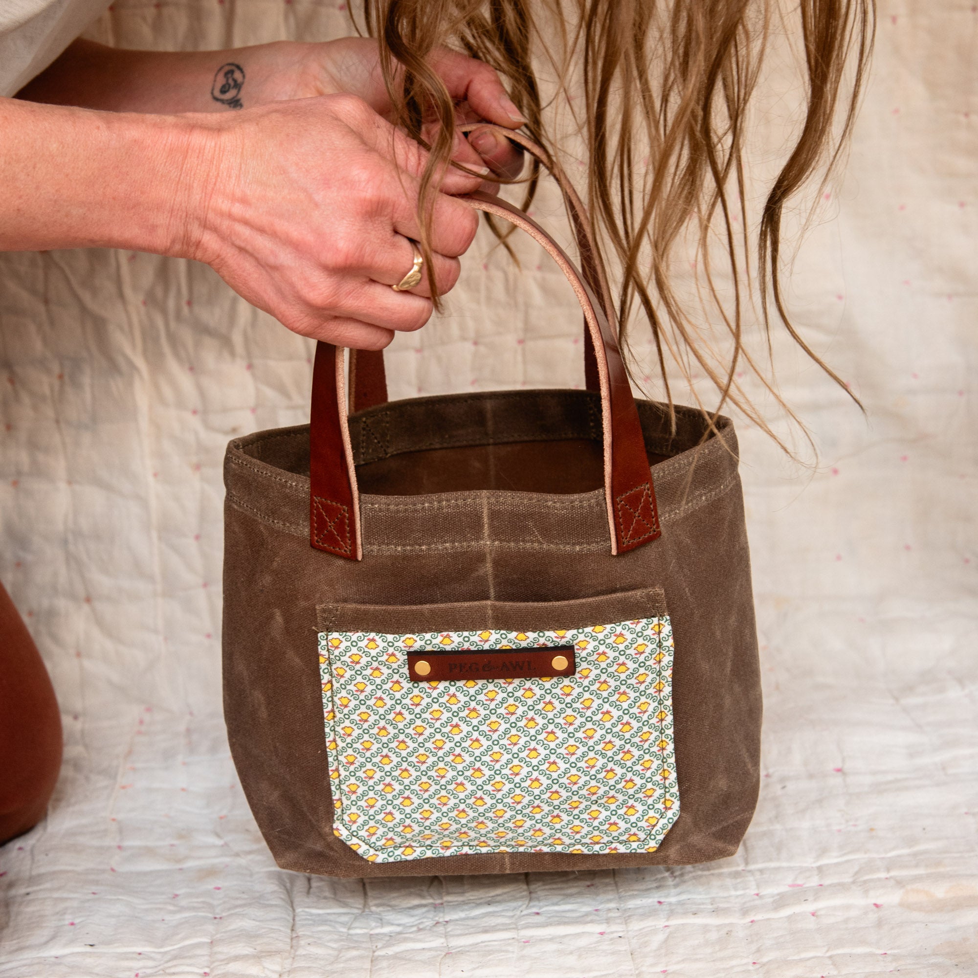Pipit Tote with Early 1900s Textile: Ellie