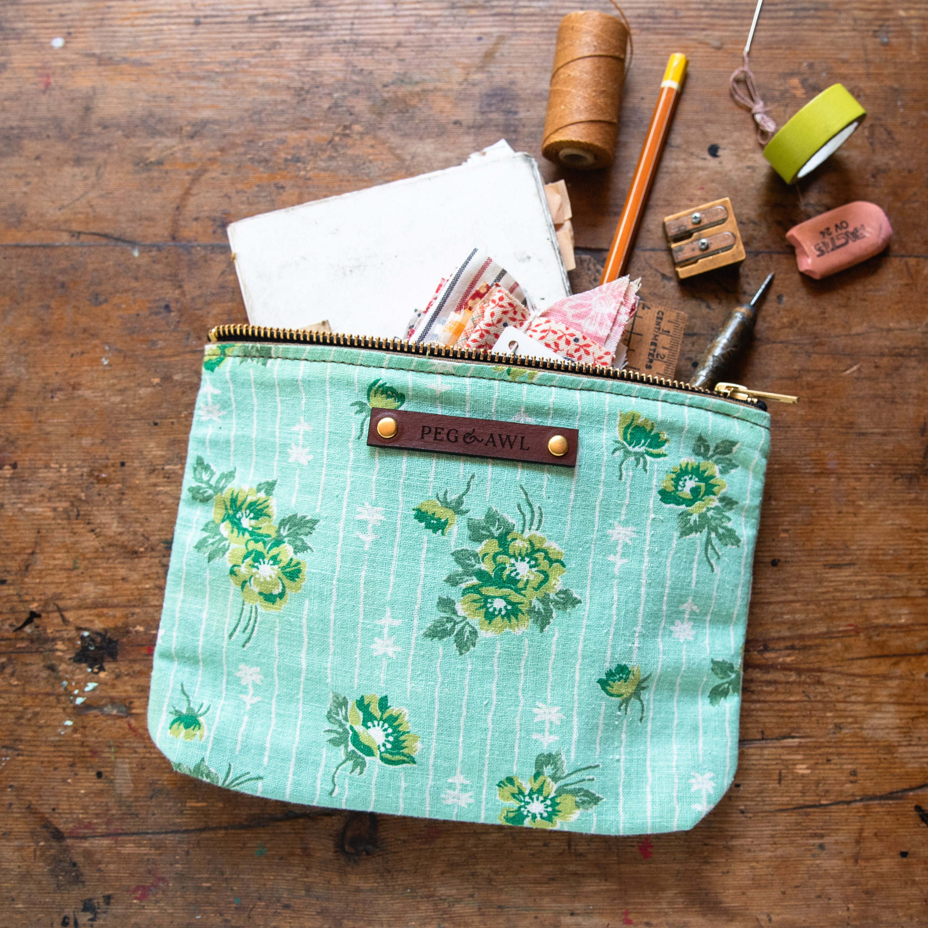 Keeper Pouch with Mid-Century Feedsack: Enki