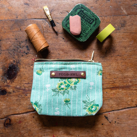 Saver Pouch with Mid-Century Feedsack: Enki