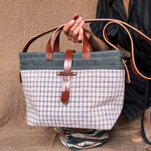 Standard Tote with 1800s Pillow Sham: Gemma