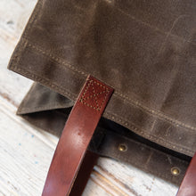 The Marlowe Carryall: Merry Mishap