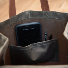 The Marlowe Carryall: Merry Mishap