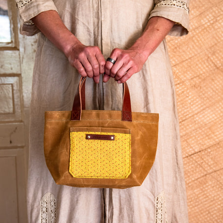 Pipit Tote with Late 1800s Scrapling: Idris