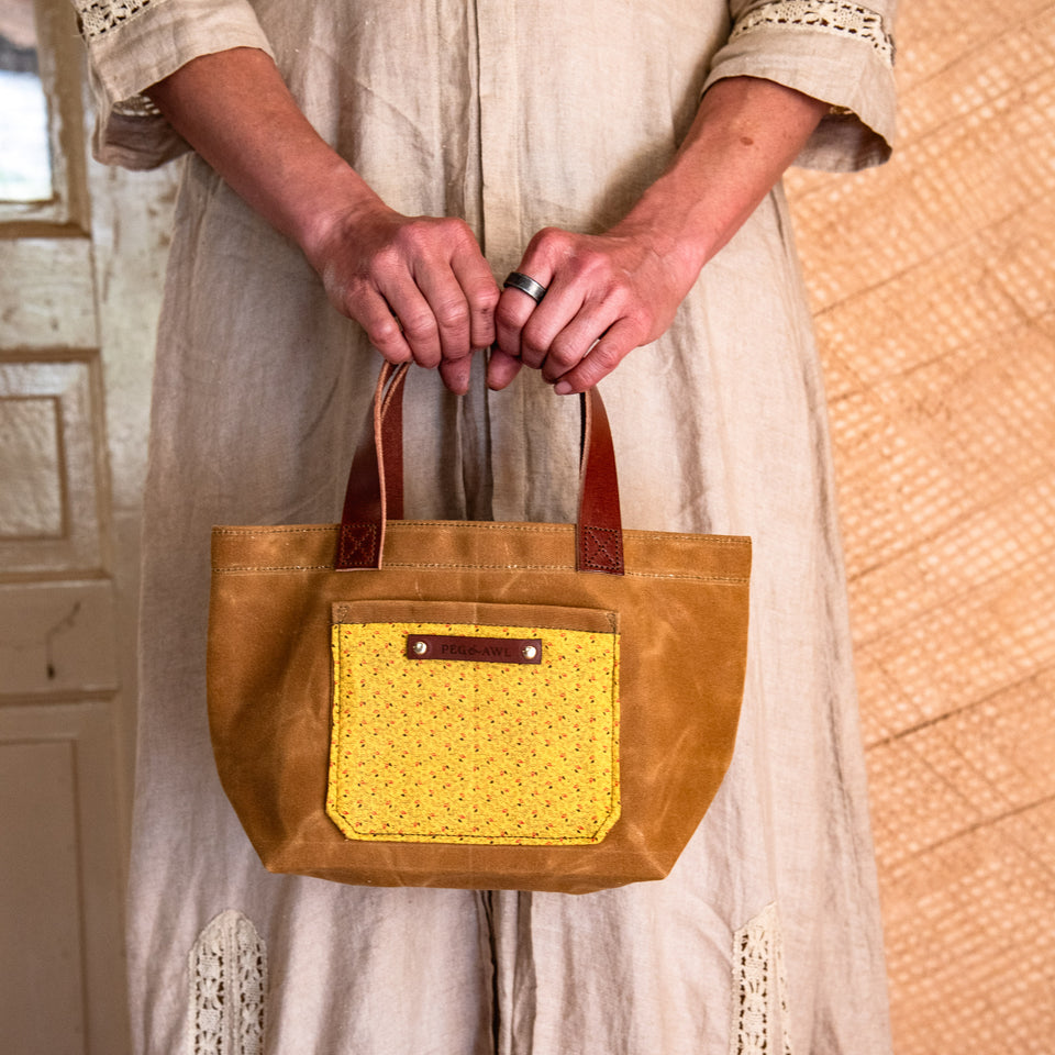 Pipit Tote with Late 1800s Scrapling: Idris