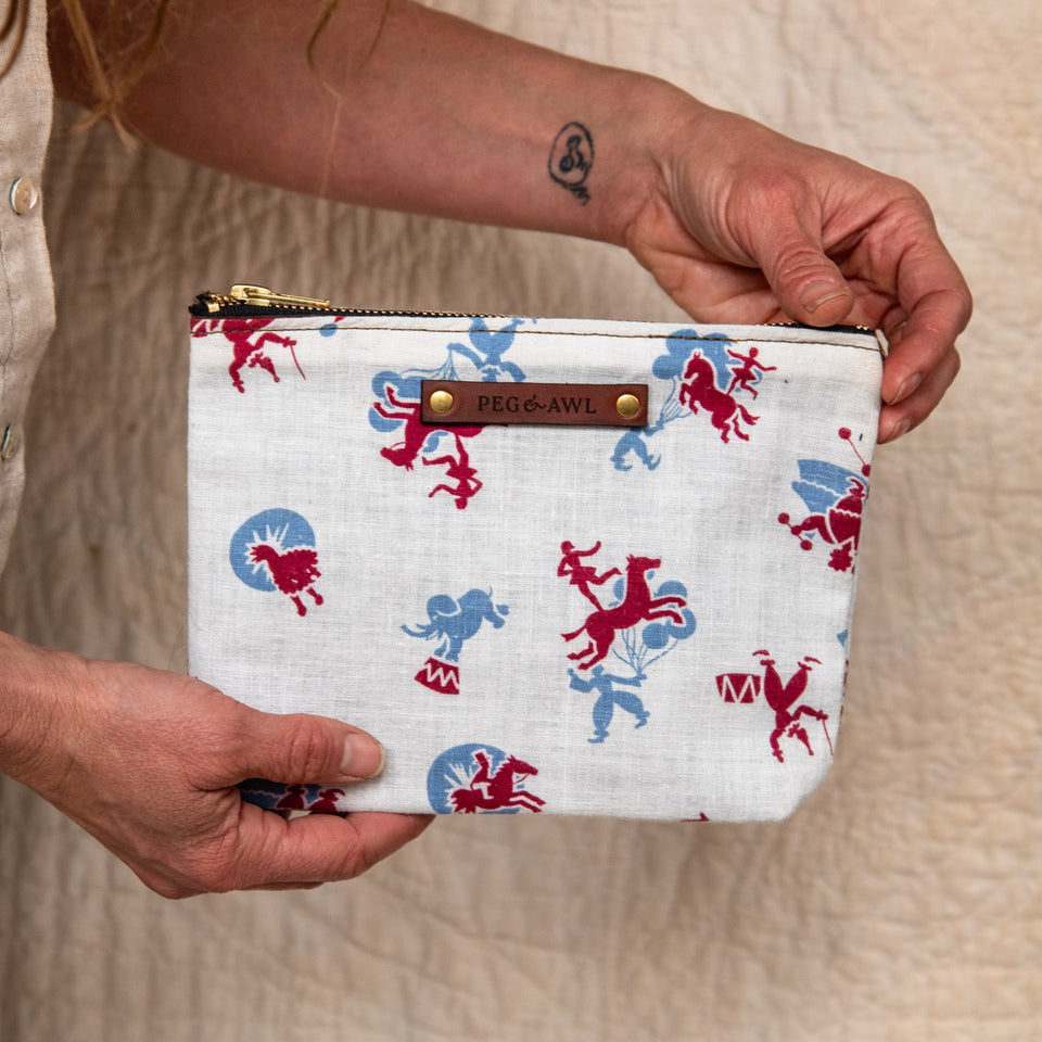 Keeper Pouch with Mid-Century Feedsack: Eveline