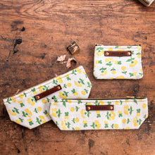 Spender Pouch with Mid-1900s Feedsack: Sabine